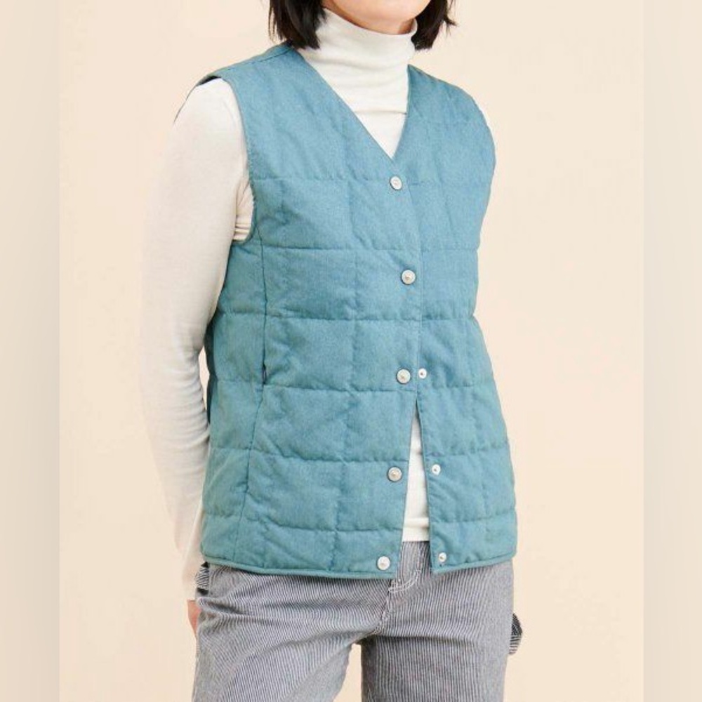 $138 NWOT Anthropologie Taion Quilted Down Vest in teal blue S
